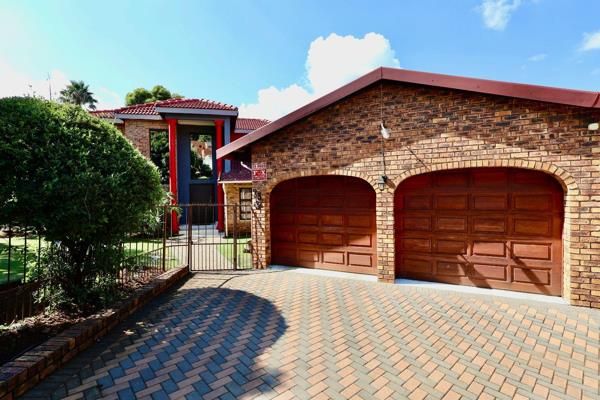 5 Bedroom House for Sale in Glenvista